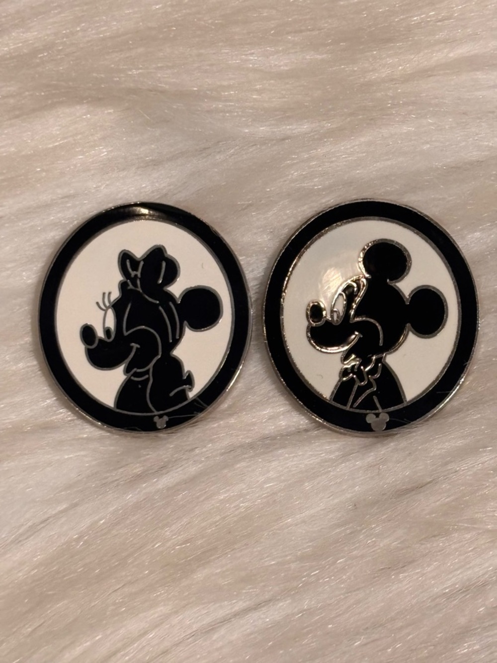 Disney Pin Disneyland Minnie and Mickey Mouse 2007 Silhouette